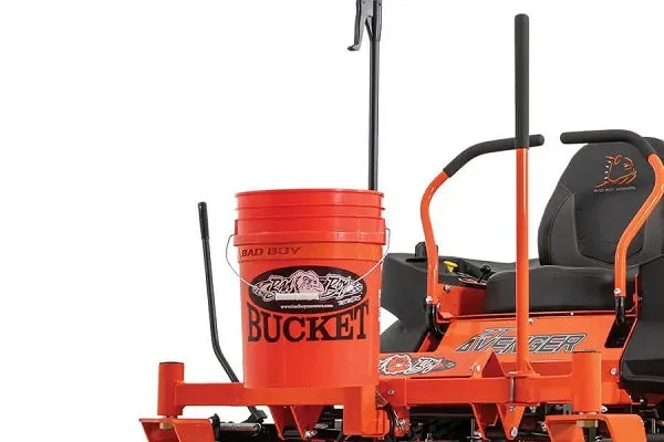 (088-0210-00) Bad Boy Bucket and Tongs for Maverick models (Requires 2" Front Receiver 093-1140-00)