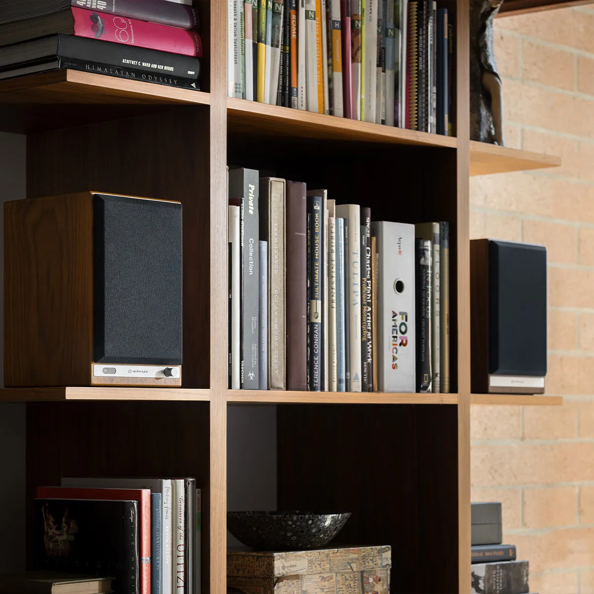 Audioengine HD5 Powered Bluetooth Bookshelf Speakers - Pair (Veneer Walnut)