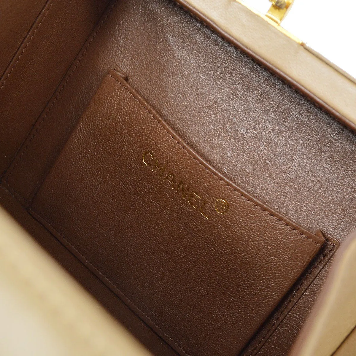 CHANEL 1997-1999 Chevron Box Bag Beige Lambskin 91386