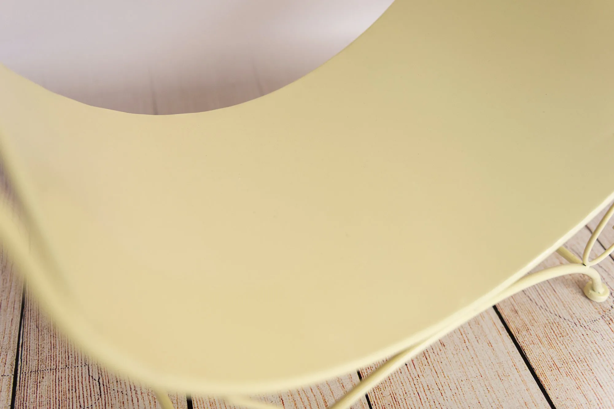 Curved Vintage Bench - Metallic-LightYellow