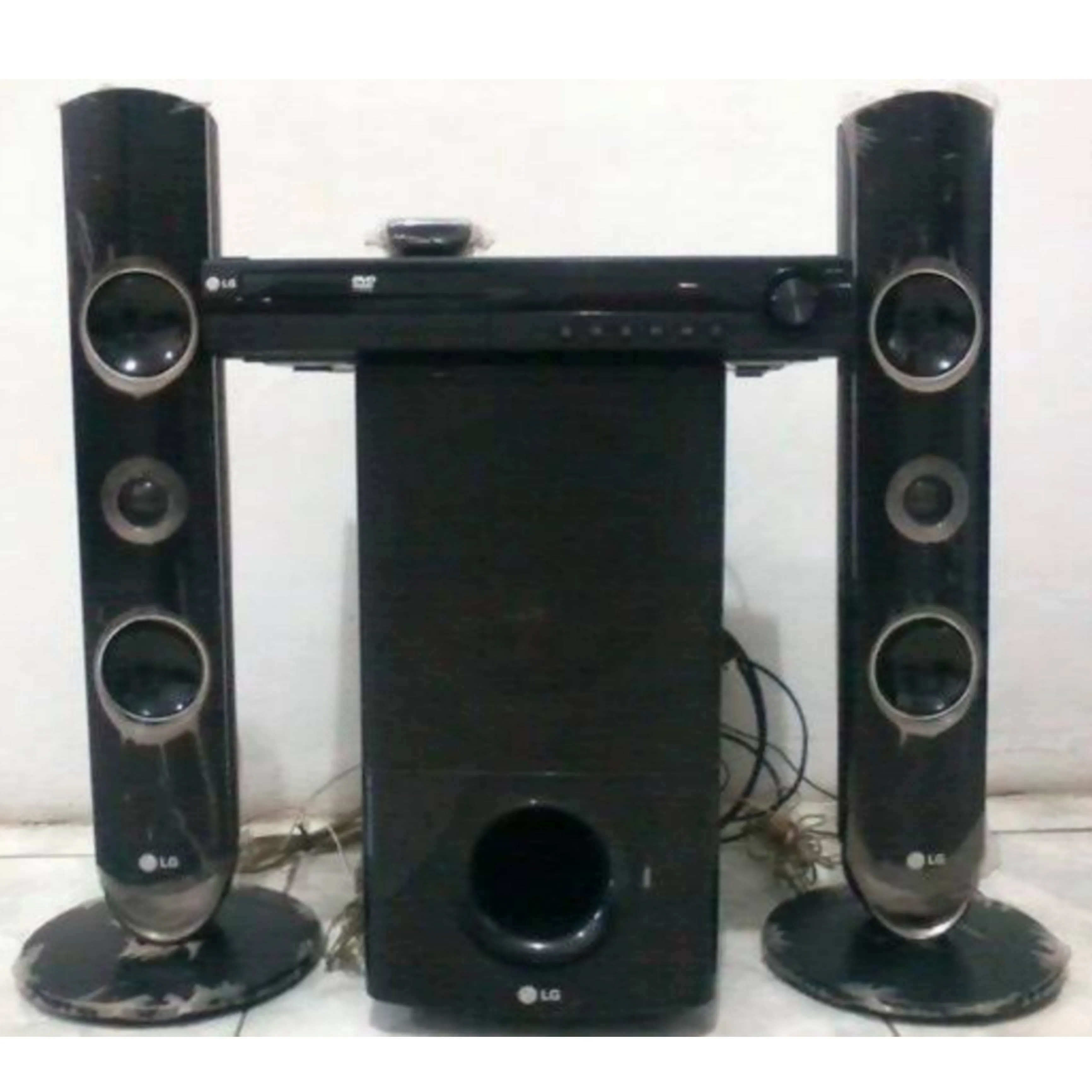 LG HT805VM 2.1Ch 440W Tall Boy DVD Home Theater System (USB, FM, Aux, HDMI Out) - Foreign Used