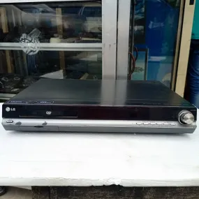 LG HT902PB 5.1 Channel 1000 Watts DVD Home Theater System - Gently Used in London