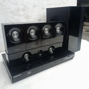 Samsung 5.1ch 1000Watts 3D Blu-ray DVD Home Theater Complete Set (USB, Aux, FM radio, Optical in, HDMI) - Foreign Used