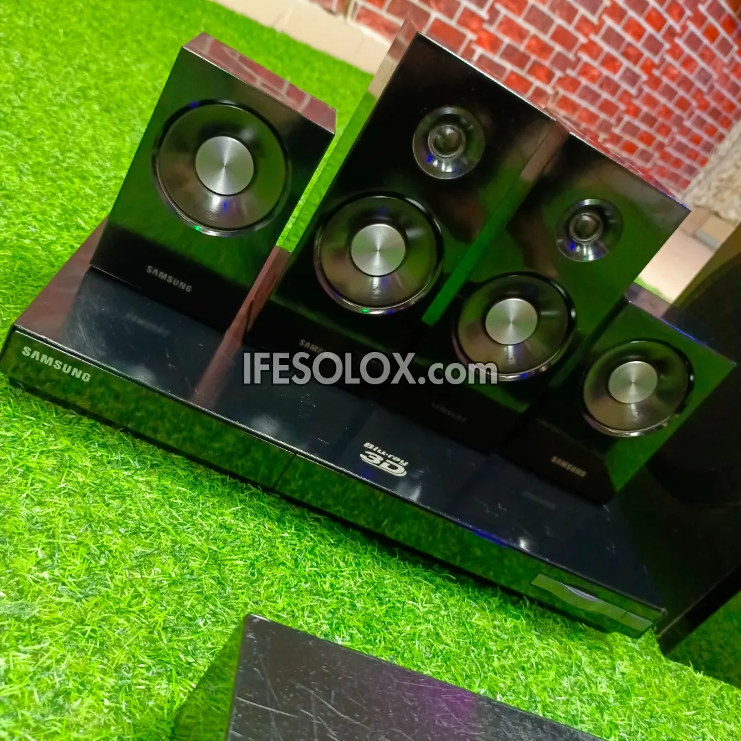 Foreign Used Samsung HT-E5550 5.1Ch 1000Watt 3D Blu-ray Bluetooth DVD Home Theater System with USB, FM Radio, Aux, and Optical Input