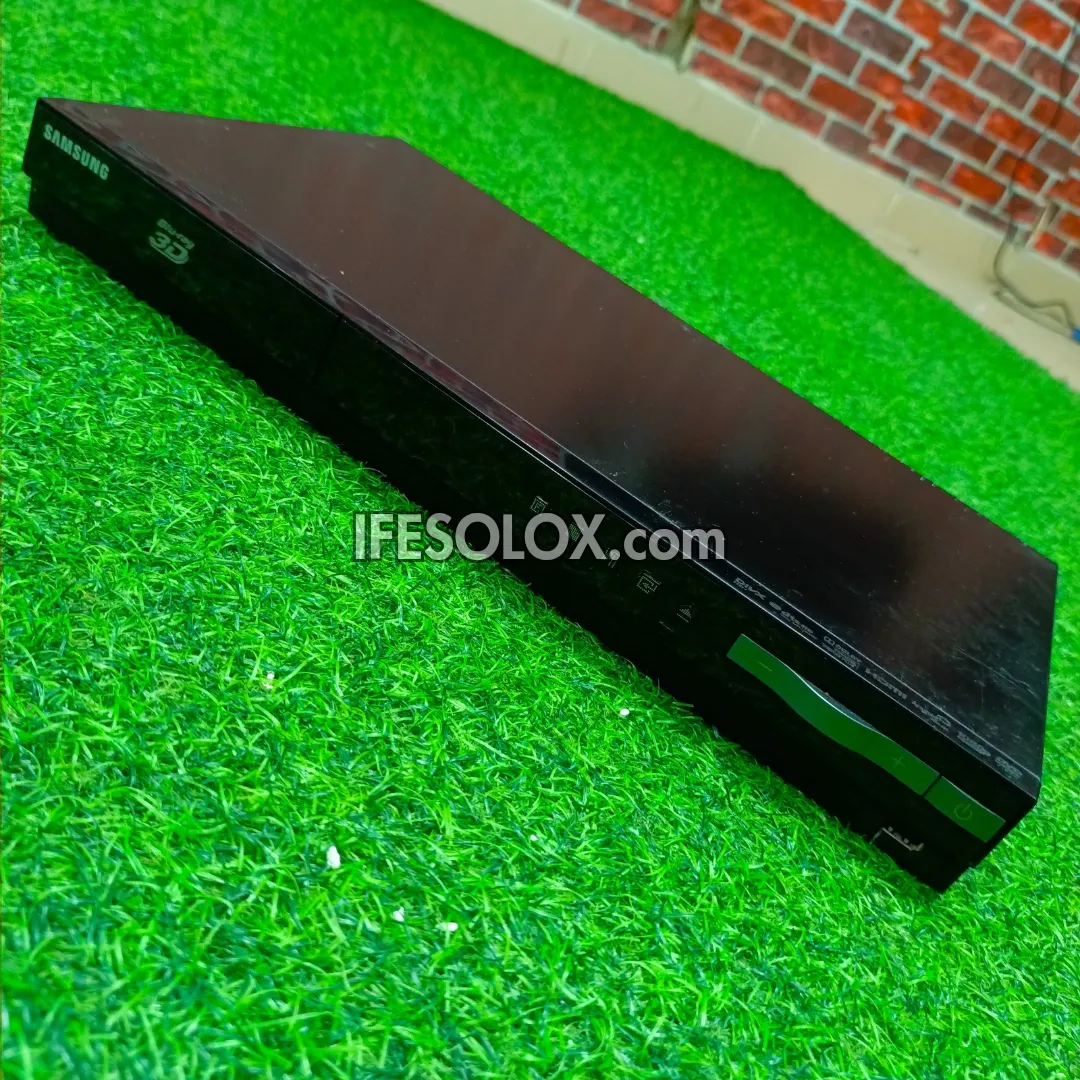 Samsung HT-F4500 5.1 Channel 500W Blu-ray 3D DVD Home Theater System Set with USB, Aux, FM, Optical, HDMI Connections - Pre-Owned Import