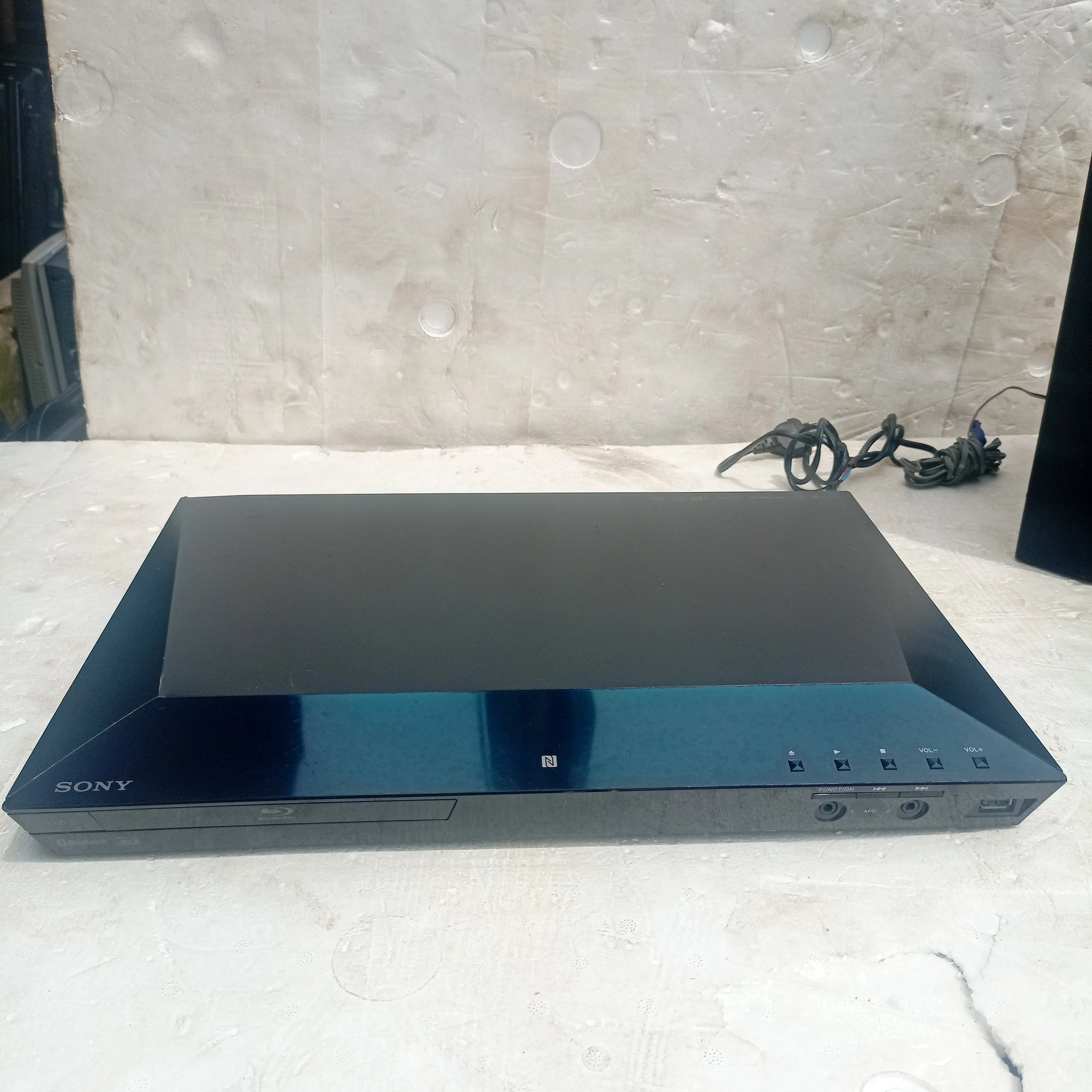 Used London Sony BDV-E6100 5.1Ch 1000W Smart Bluetooth Blu-ray 3D Tallboys DVD Home Cinema System with Built-in WiFi and Full Smart Features