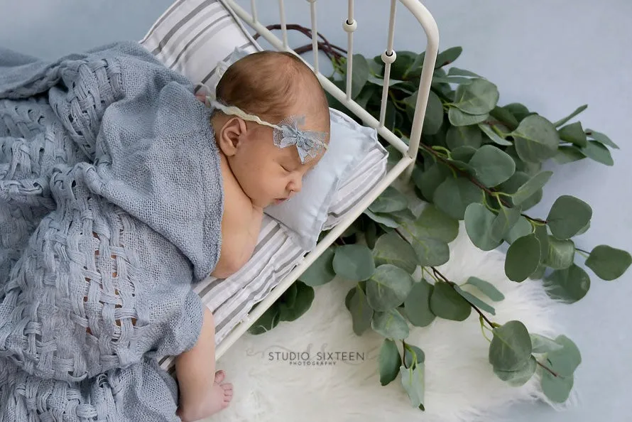 Vintage Bed - White Model 2