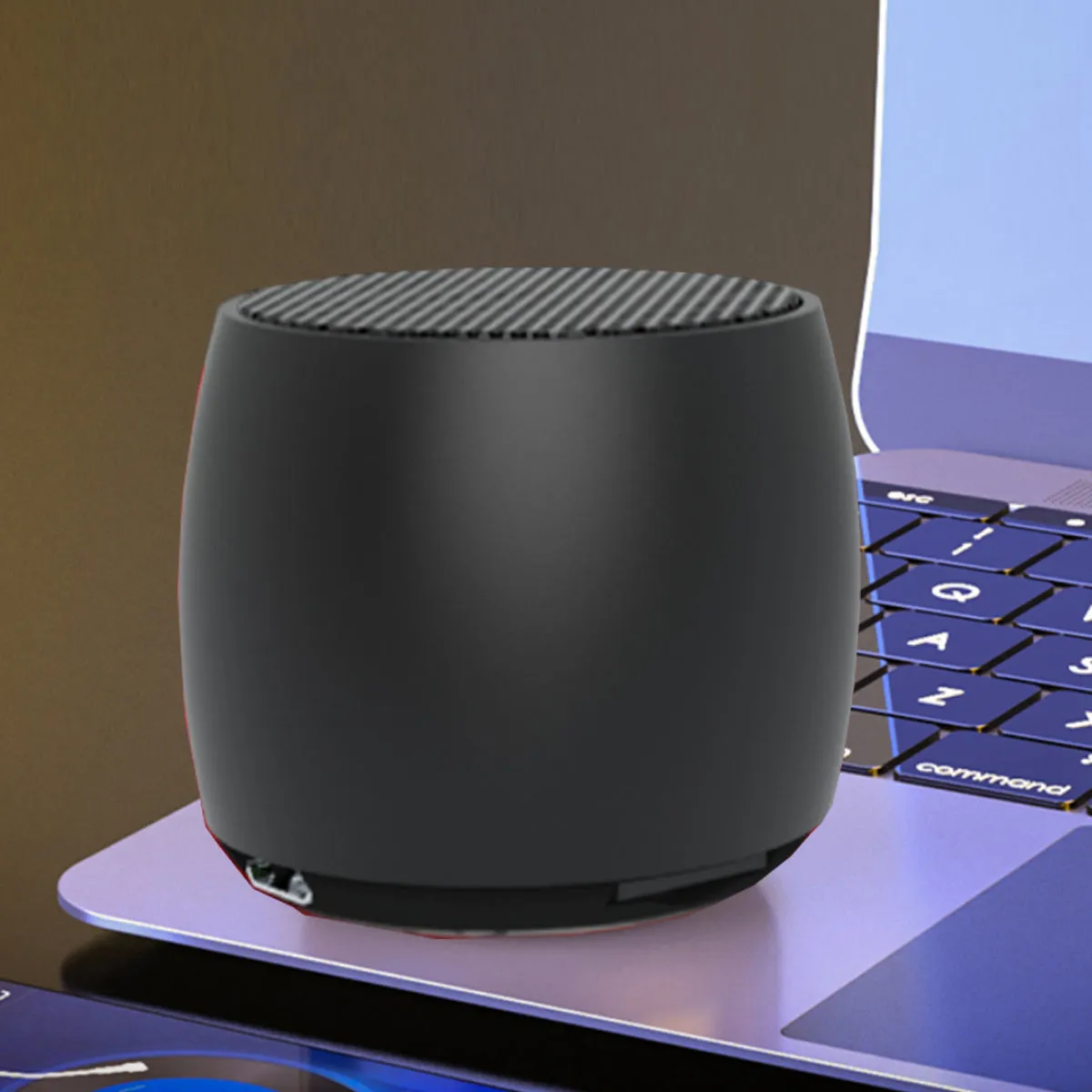 Volto Big Sound Mini Speaker   FM Radio And MP3 Player