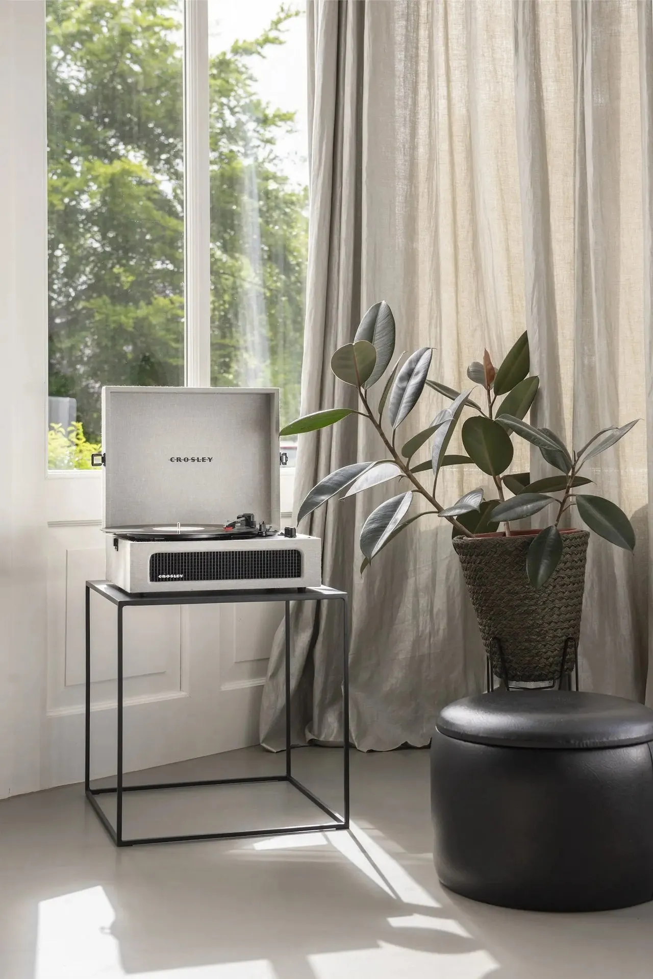VOYAGER 2-WAY BLUETOOTH RECORD PLAYER | GREY